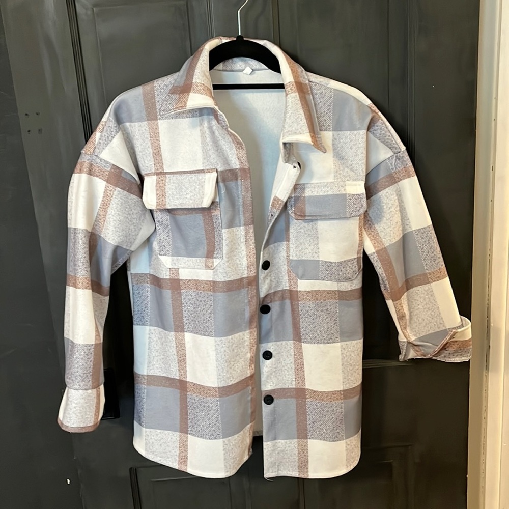 Shacket - Picture 2 of 3